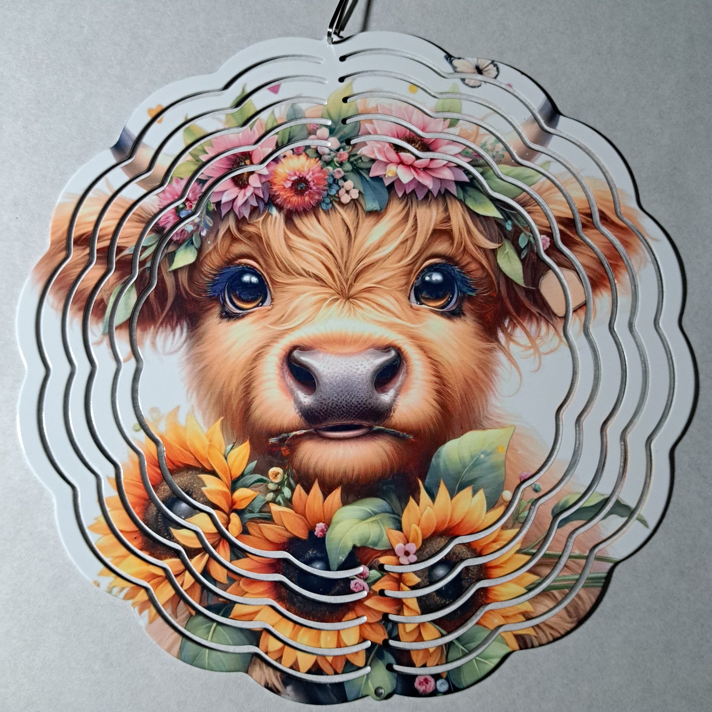 Highland Cow Wind Spinner, round 8 inch, 3D, metal-aluminum